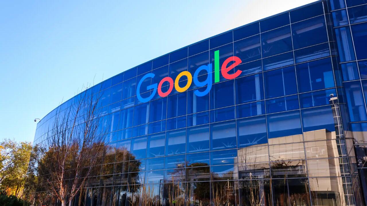 Google acelera inversión de US$40.000 millones en Anthropic para competir en IA
