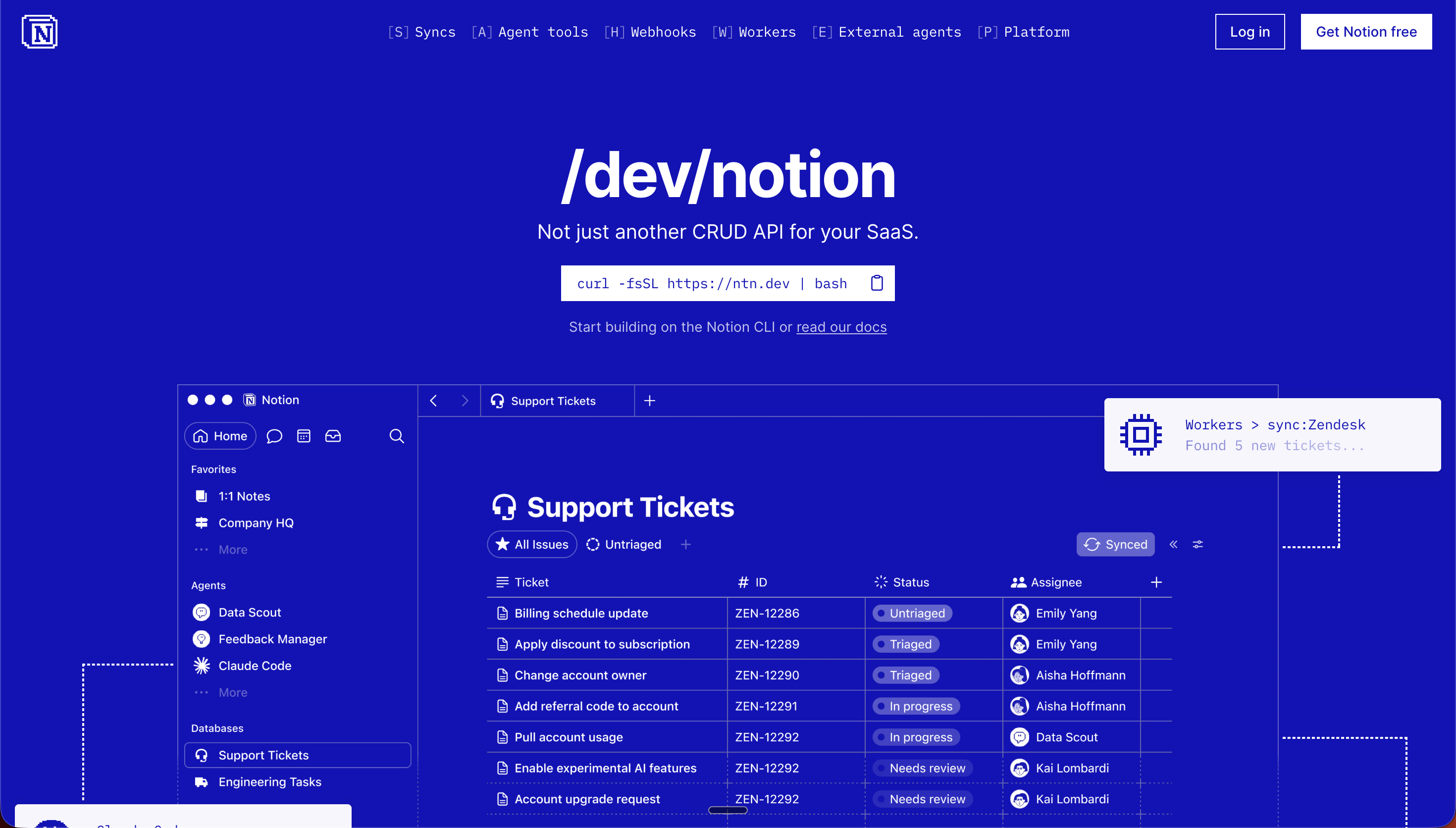 Desarrollador trabajando frente a una pantalla con código, representando la nueva plataforma de desarrollo de Notion