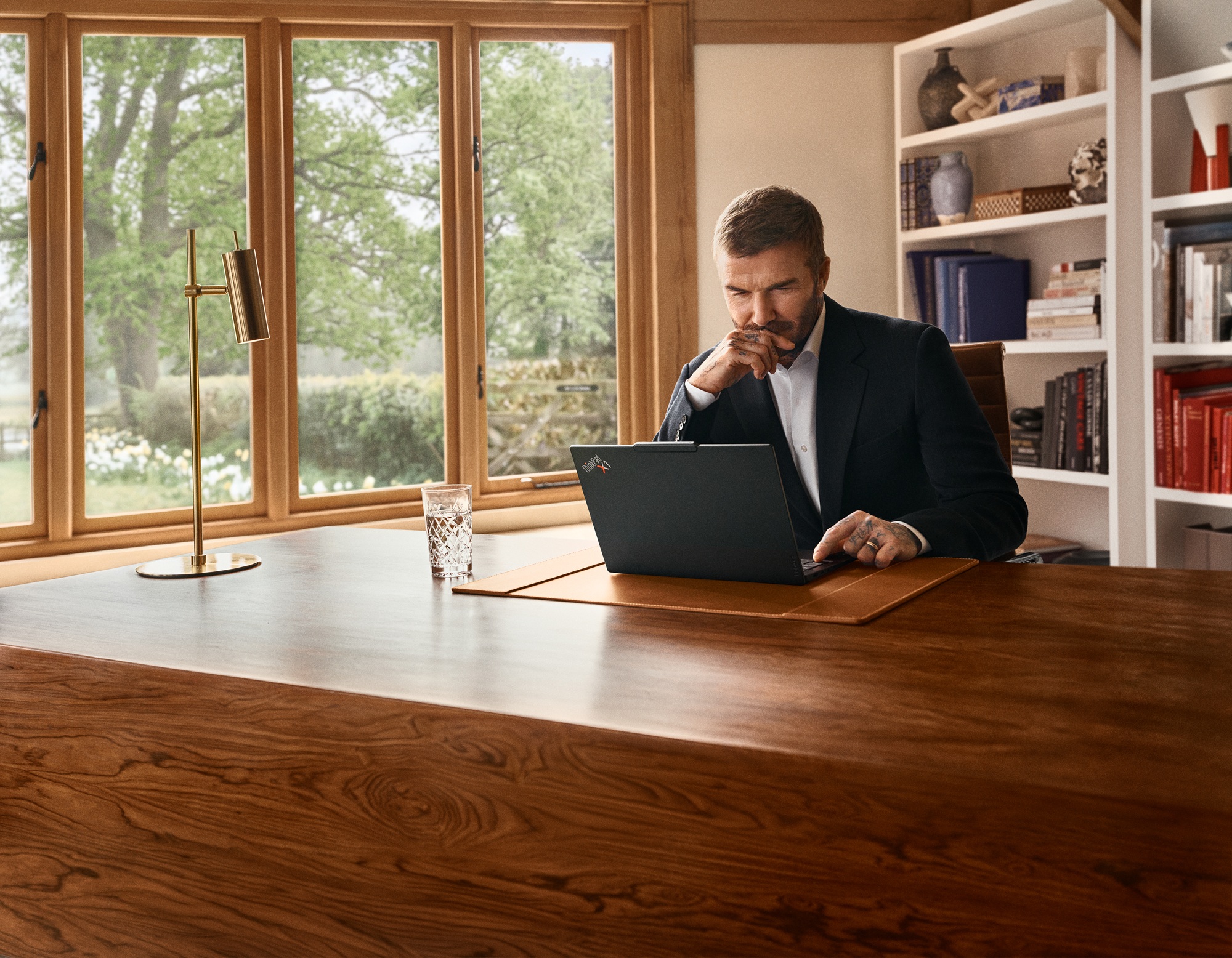 David Beckham protagoniza nueva campaña global de Lenovo rumbo al Mundial 2026