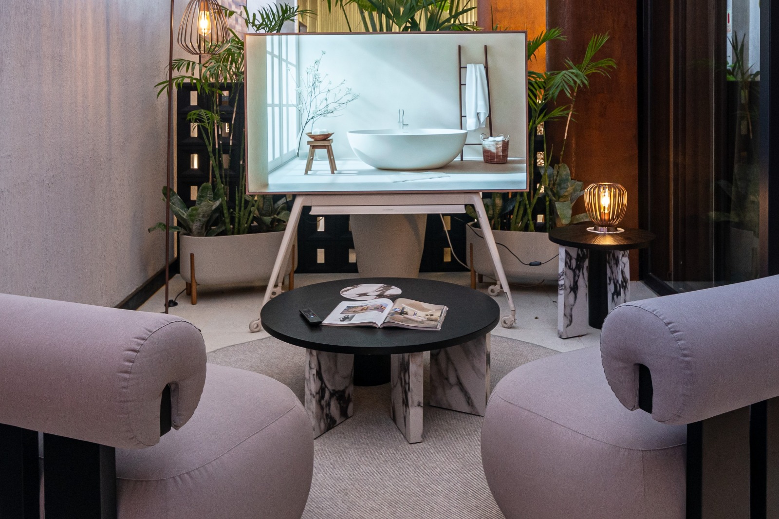TCL y Olenka Marquina fusionan arte y tecnología en el hogar
