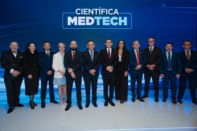 Formación médica en el Perú incorpora cirugía robótica por primera vez